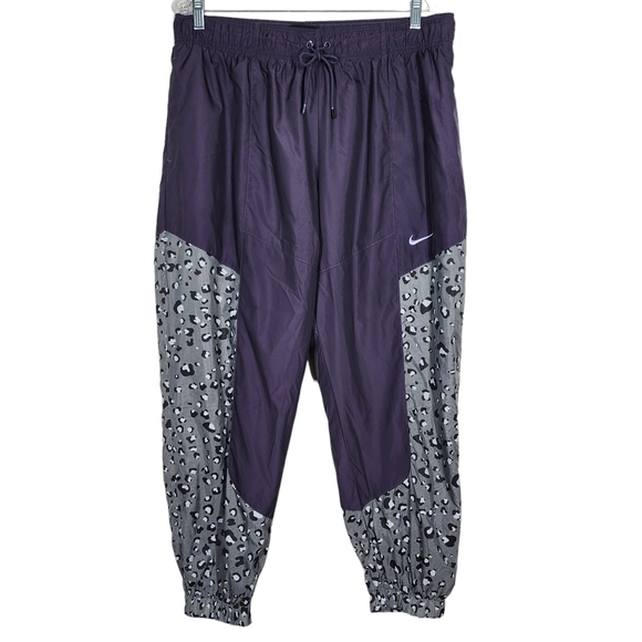 NIKE ANIMAL PRINT AT LEISURE JOGGER - Picture 1 of 9